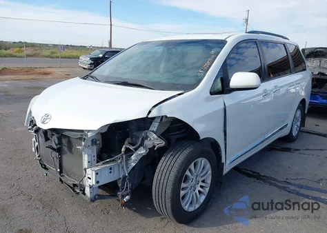 2017 Toyota Sienna Xle 8 Passenger from USA, damaged, VIN 5TDYZ3DC9HS844321